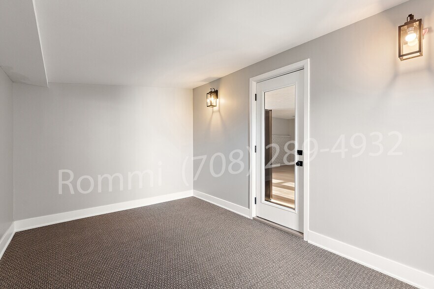 Mudroom - 3631 165th St