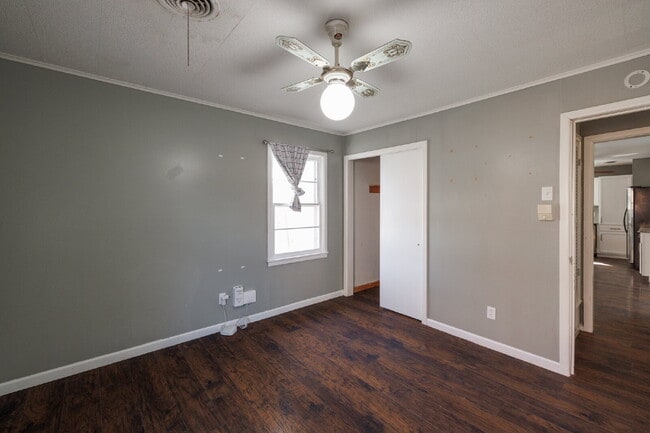 Building Photo - Short Term Lease