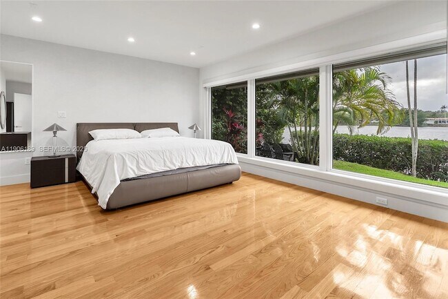 Building Photo - 415 Rovino Ave