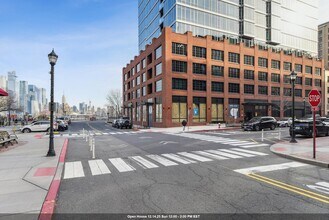 Building Photo - 1425 HUDSON St