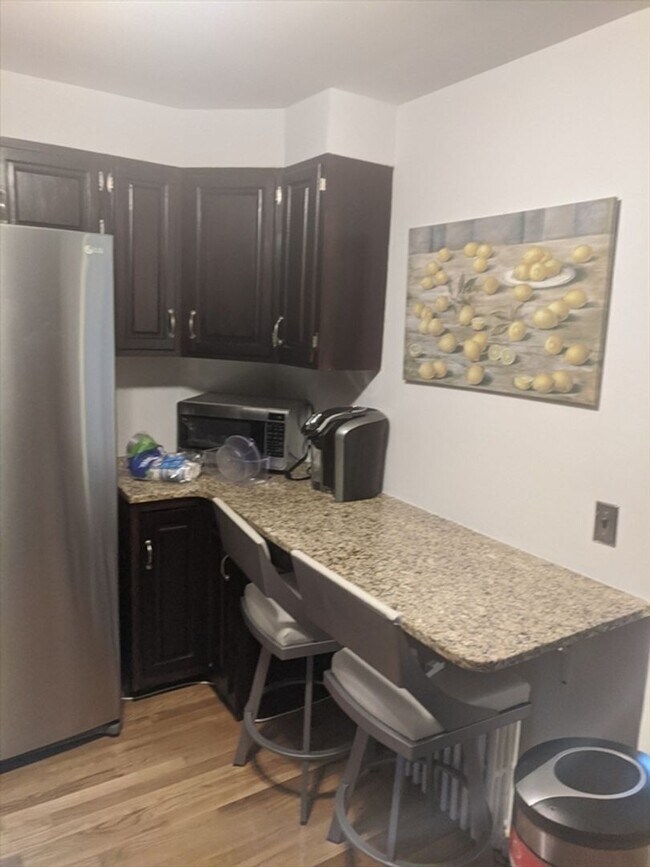 Building Photo - GREAT 2Br/1Bth in the heart of Brookline! Heat/Hot Water included in rent!