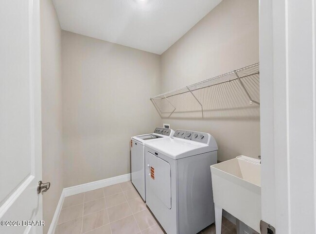 Building Photo - 1212 Pampus Dr