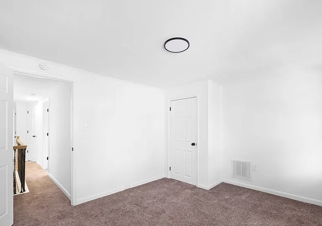 Building Photo - 310 S Claymont St