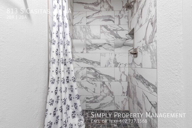 Building Photo - 813 S Casitas Dr