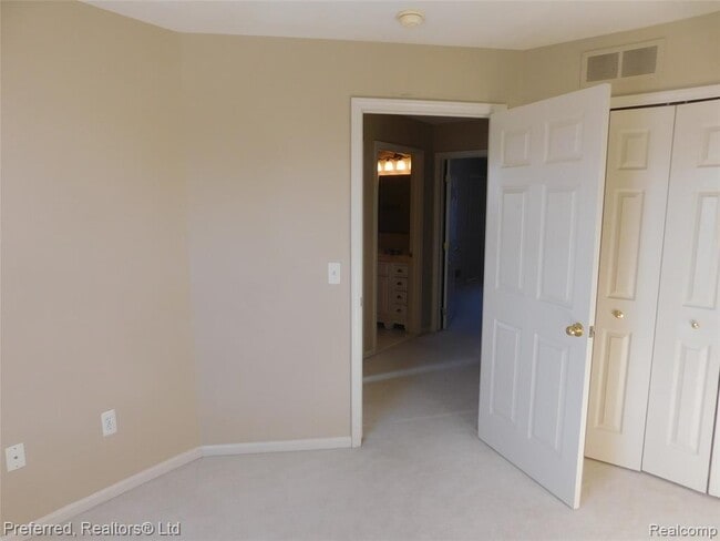 Building Photo - 43124 Providence Ln