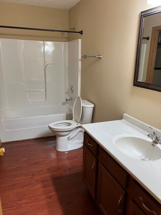 Building Photo - 1046 Laurel Tree Ct