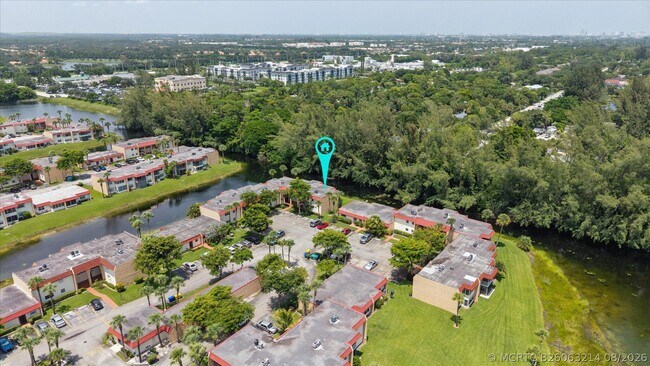 Building Photo - 473 Lake Frances Dr