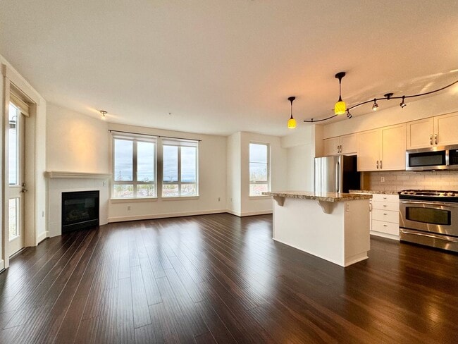 Building Photo - Starpoint Condominiums ~ Issaquah Highlands