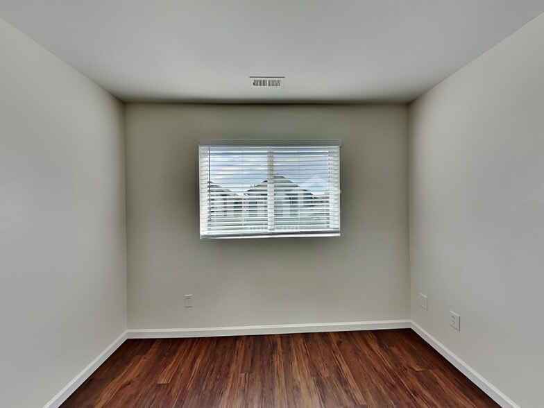 Building Photo - 5935 Colorado Ave SE