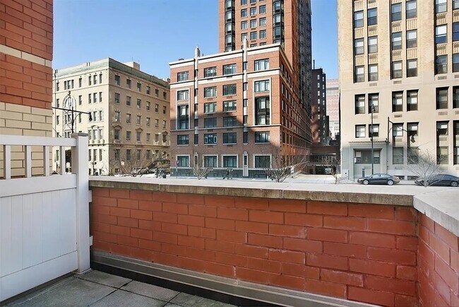 Building Photo - 53 Boerum Pl