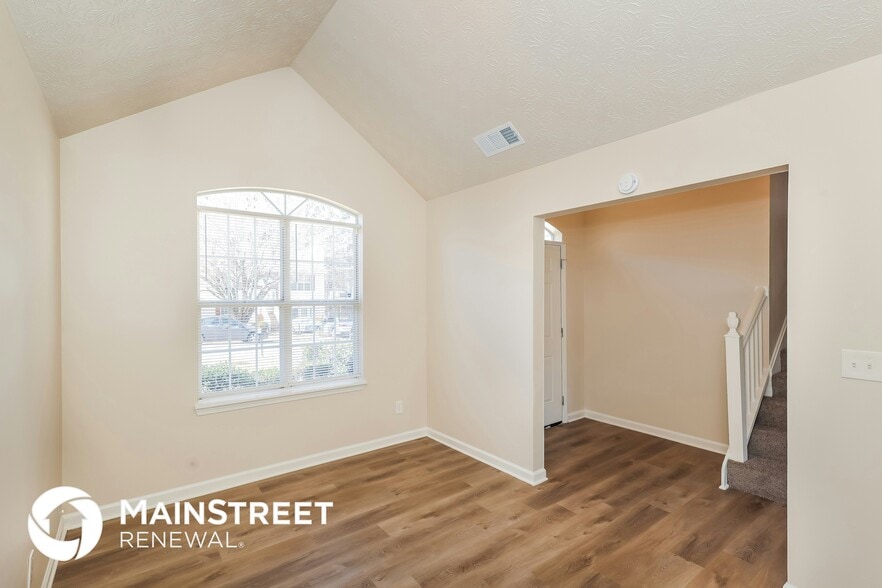 Building Photo - 145 W Village Ct