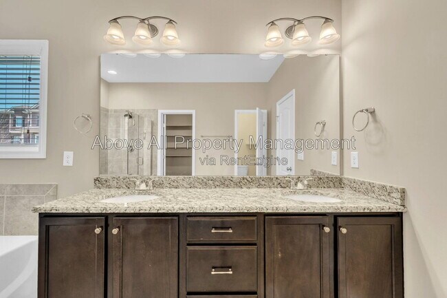 Building Photo - 2 Horton Grove Ct