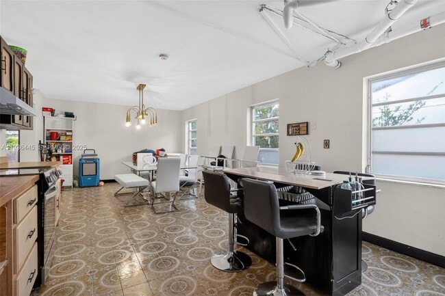 Building Photo - 135 South Dr