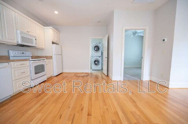 Building Photo - 42 Grove Ln