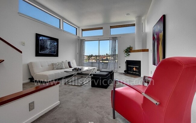 Building Photo - View Townhome Overlooking Genesee Park, Private Patio, Decks & Garage Parking