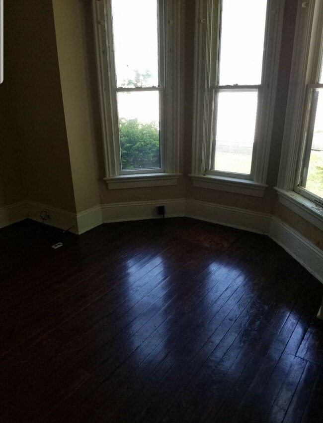 Building Photo - 340 S Ohio St