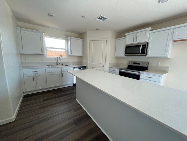 Building Photo - Beautiful brand NEW home for rent in Tulare, Ca