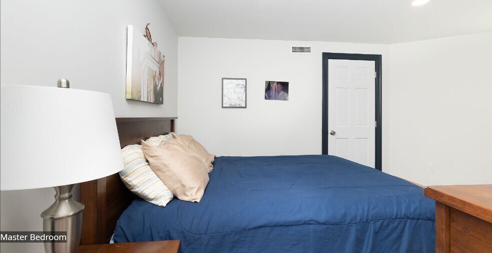 Main Bedroom with storage closet - 8 Alveston St