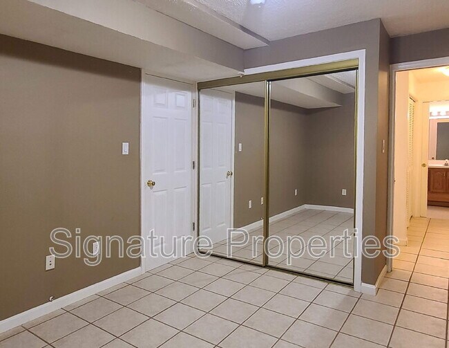 Building Photo - 10 Lockwood Dr