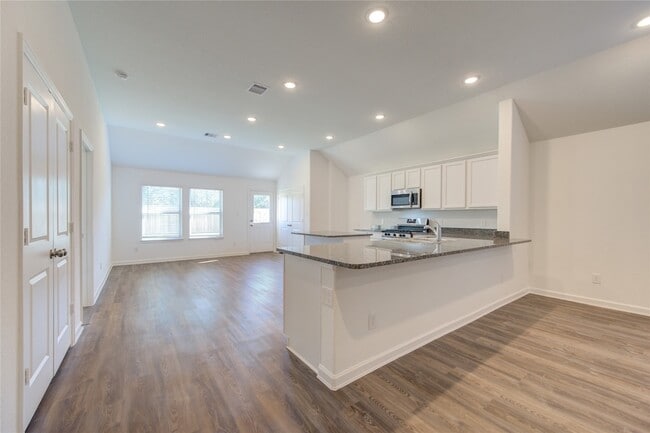 Building Photo - 5419 Tourmaline Wy