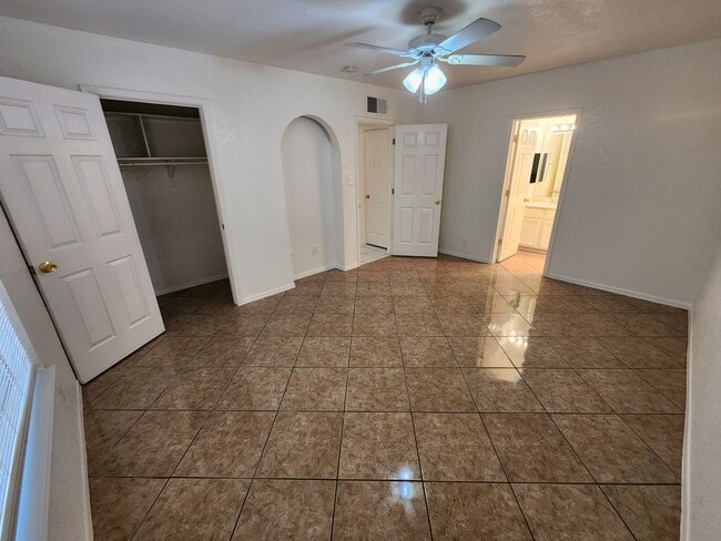Building Photo - 2082 Pinecone Way