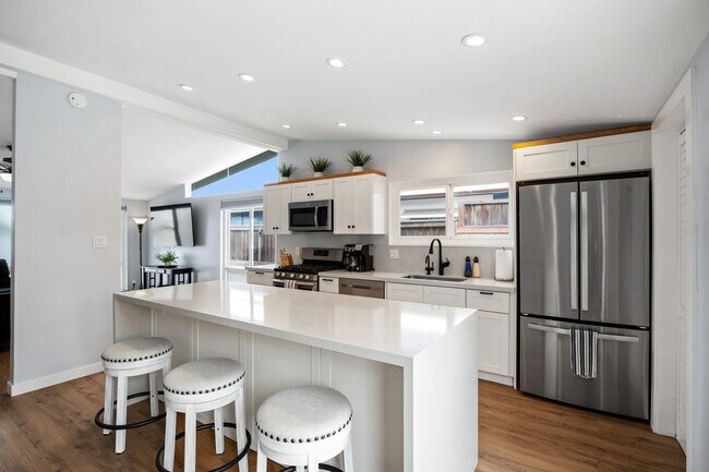Building Photo - 2407 Pierpont Blvd