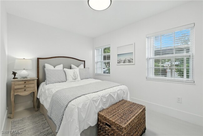 Building Photo - 3070 Gulf Shore Blvd N