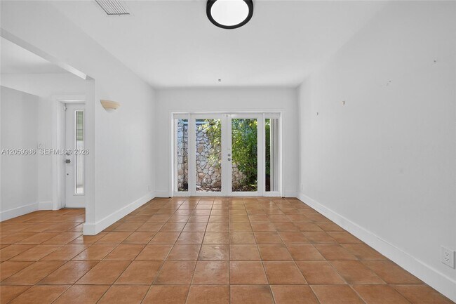 Building Photo - 12935 SW 81st Ave