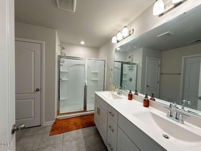Building Photo - 217 Wilbur Lake Dr