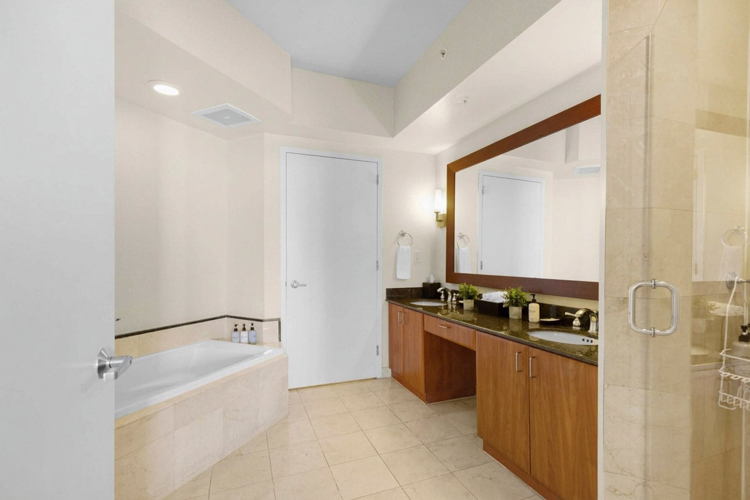 Building Photo - 18001 Collins Ave