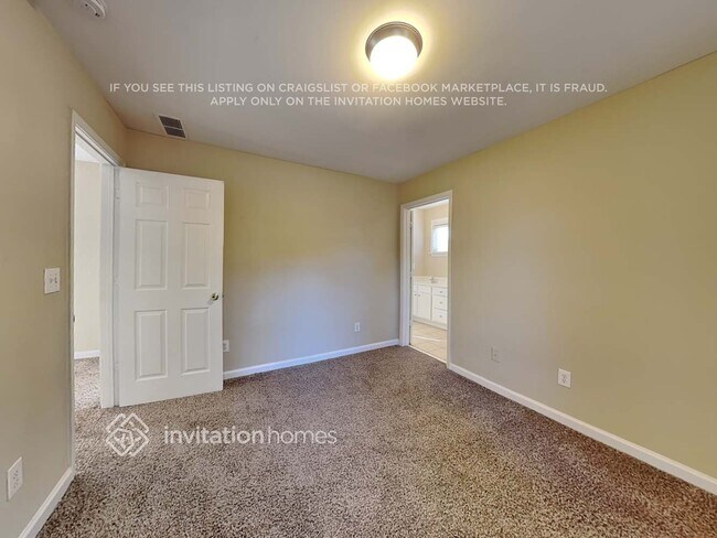 Building Photo - 66 Kenyon St SE