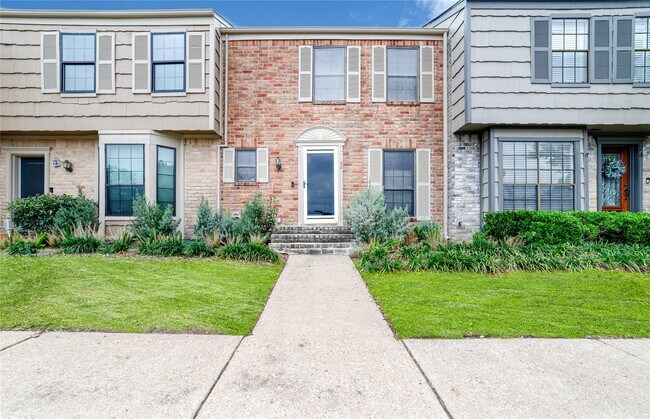 Primary Photo - 7505 Memorial Woods Dr