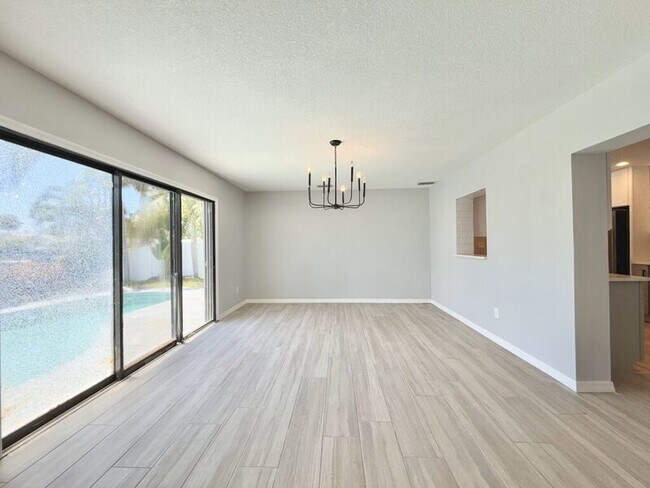 Building Photo - 8718 Thornwood Ln