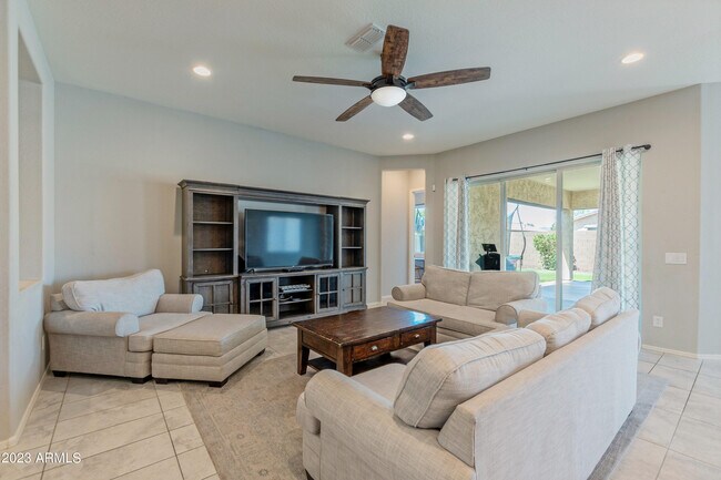 Building Photo - 4866 N 185th Dr