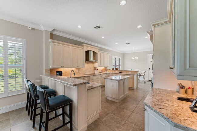 Building Photo - 5155 SW Longspur Ln