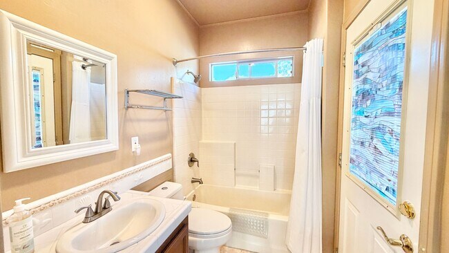 Building Photo - Darling Stand Alone & Detached Open Studio Layout Guest Home unit on Private Country Property in ...