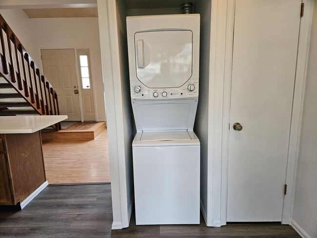 Building Photo - Adorable Loft Style One Bedroom Condo Steps from Buckley AFB