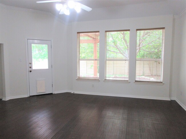 Building Photo - Large 4-bedroom with Office in the Estates...