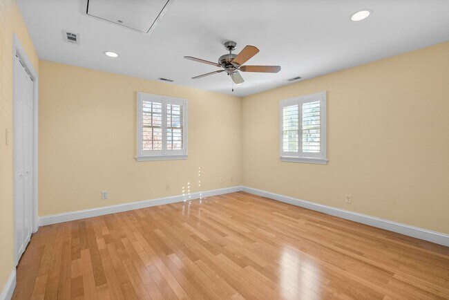 Building Photo - 3 Bed 3 Bath - Kensington Craftsman - Move In Ready