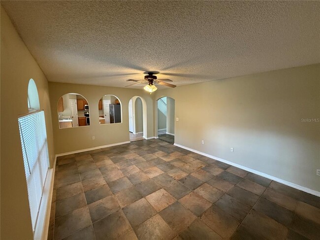 Building Photo - 1705 Lochshyre Loop