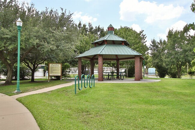 Building Photo - 13523 Harpers Bridge Dr