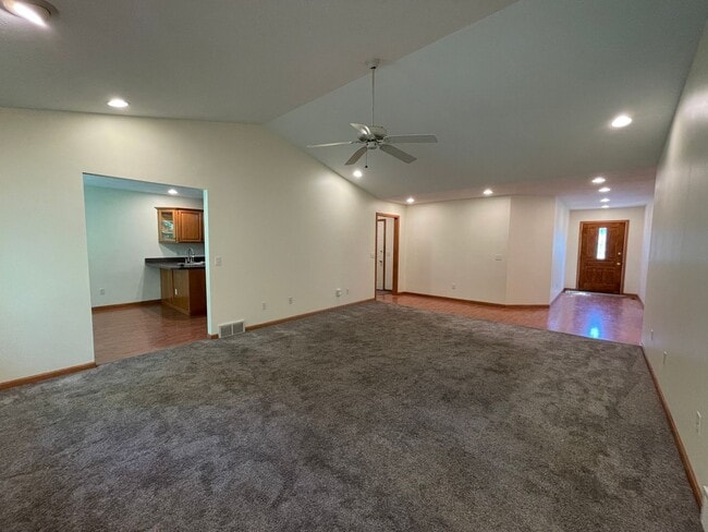 Building Photo - Two Bedroom Condo in Kalamazoo