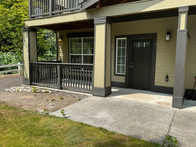 Primary Photo - Beautiful 1br Condo in Sherwood. End unit ...