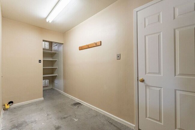 Building Photo - Bright, Spacious & Ready to Welcome You Ho...