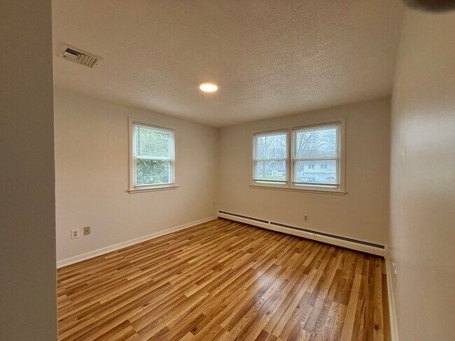 Building Photo - 123 Worthington Rd