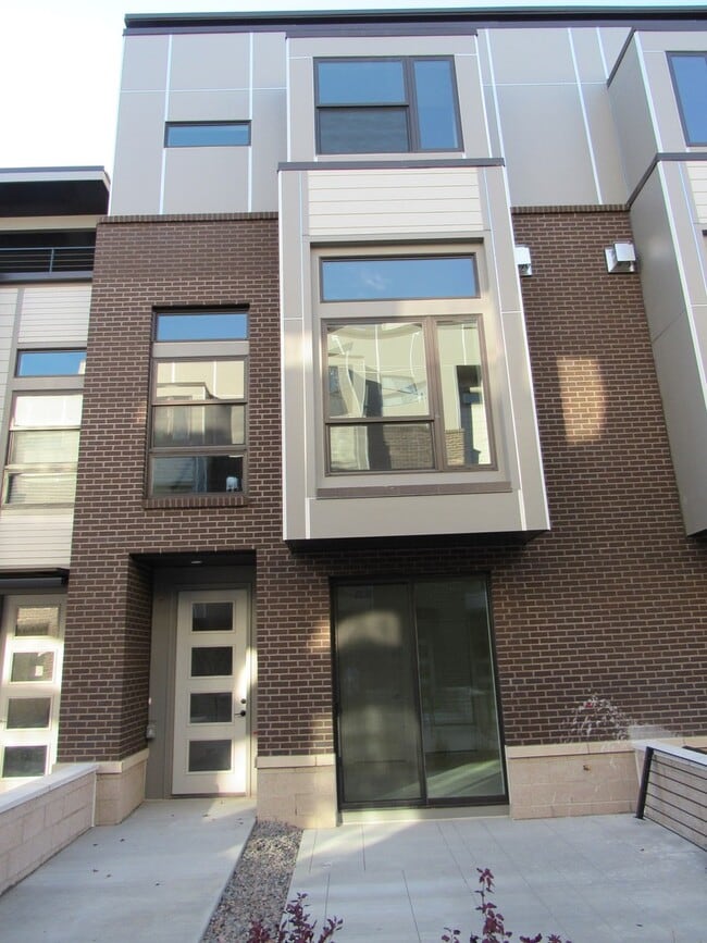 Building Photo - Town home a Block away from Sloan's Lake with roof top Deck