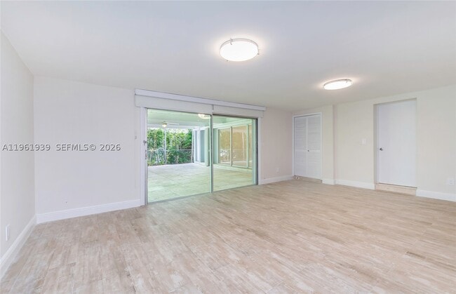 Building Photo - 310 Harbor Dr
