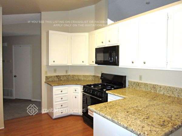 Building Photo - 13921 Pheasant Knoll Ln