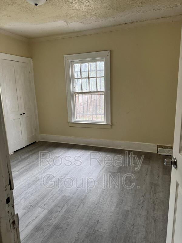 Building Photo - 1420 Addington Rd