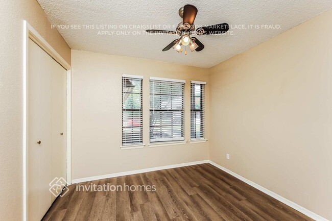 Building Photo - 3216 Cliffview Dr